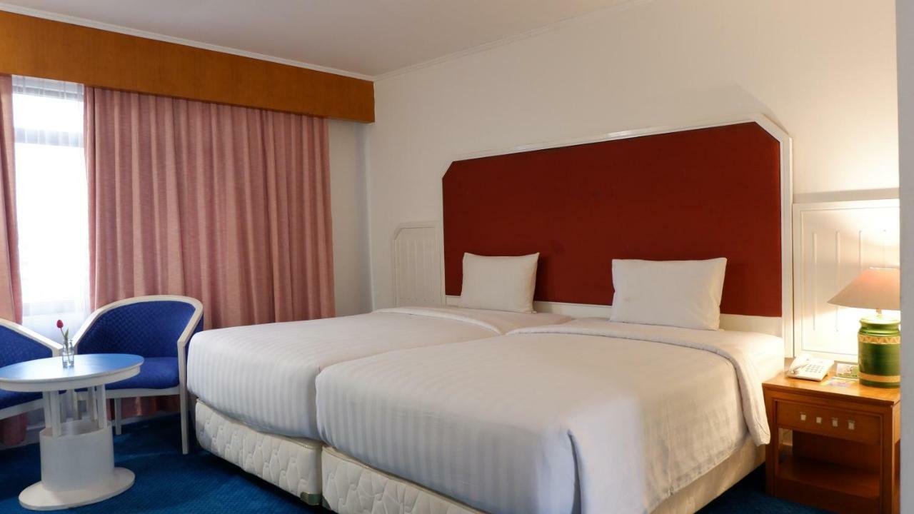 Arnava Hotel Senen Yakarta Exterior foto