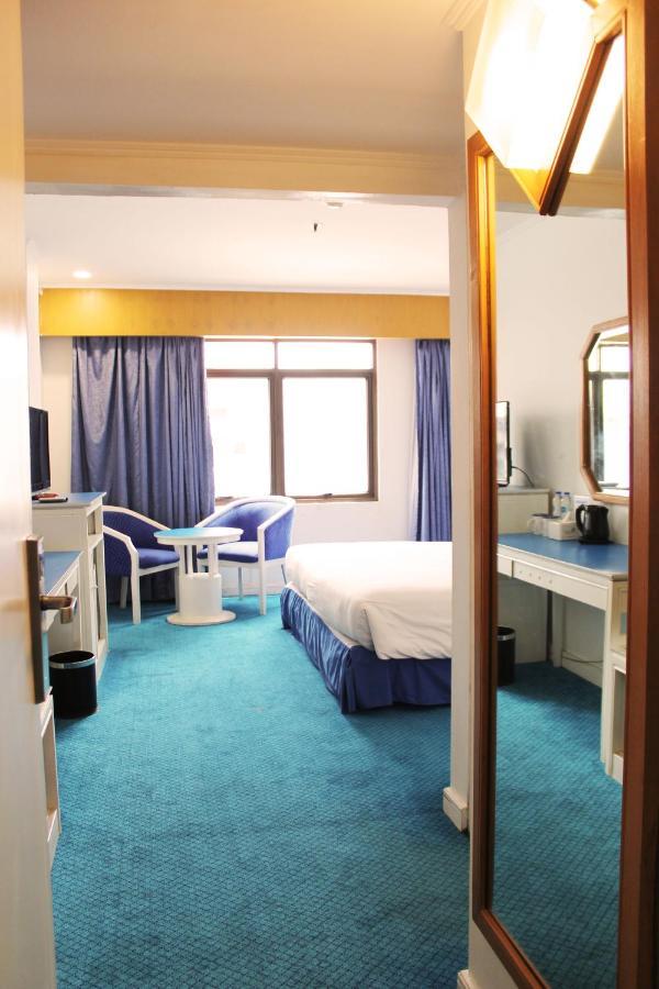 Arnava Hotel Senen Yakarta Exterior foto