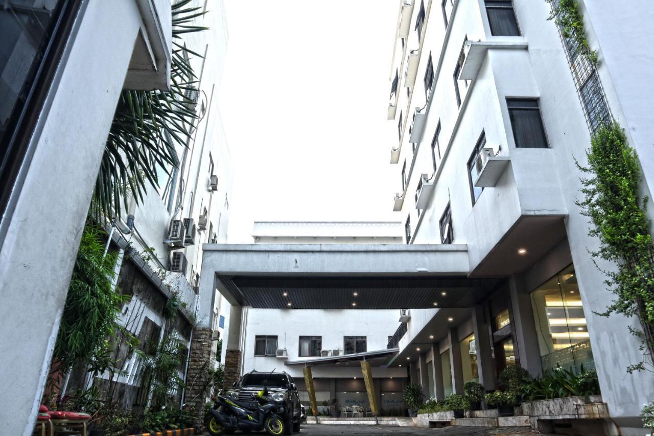 Arnava Hotel Senen Yakarta Exterior foto